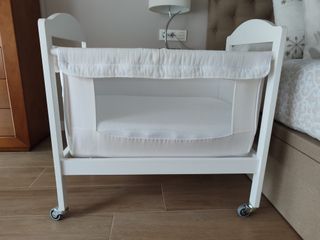 Minicuna blanca con colchón 