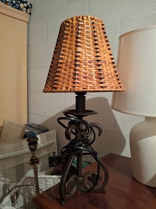 Lampara mimbre y hierro vintage