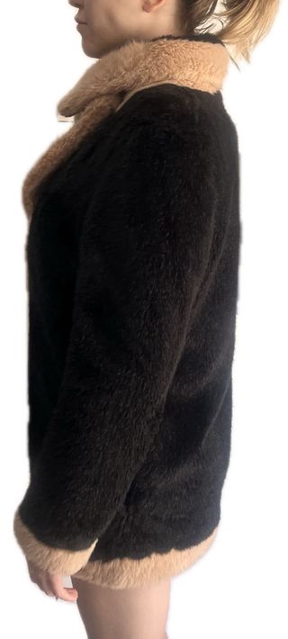 Abrigo GUESS negro y beige