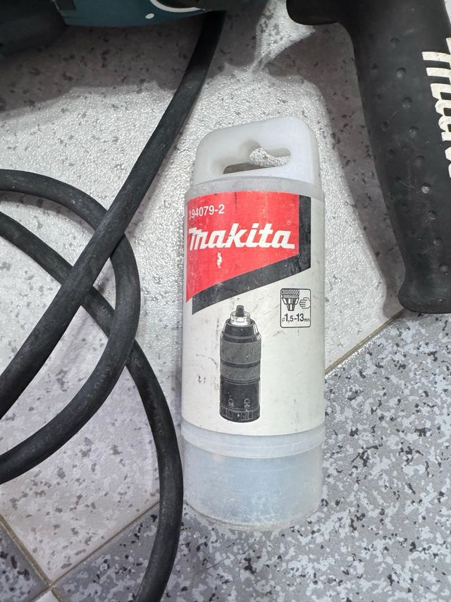 Martillo demoledor Makita HR2630T