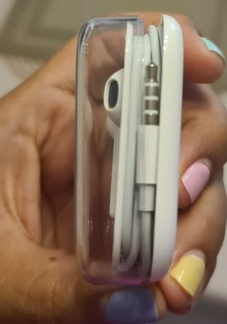 Apple EarPods blancos