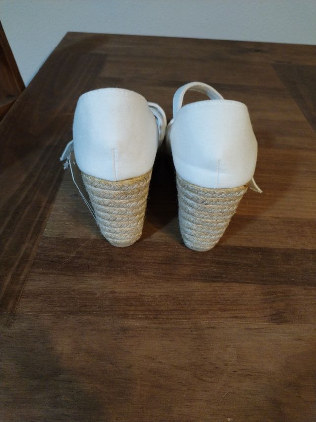 Sandalias cuña esparto blancas