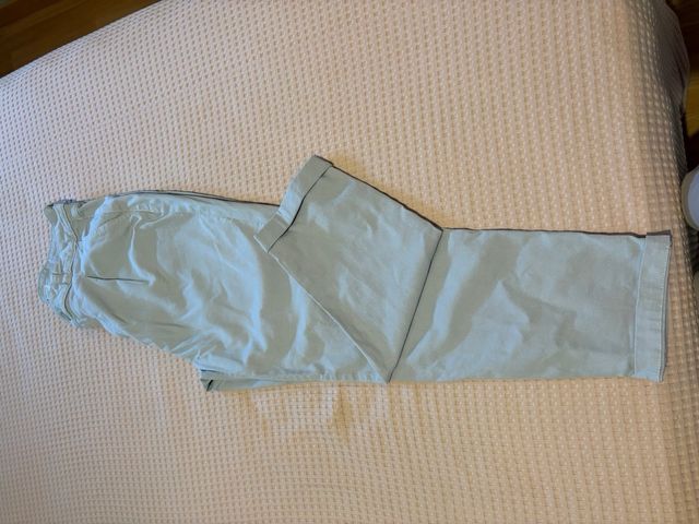 Pantalón chino gris