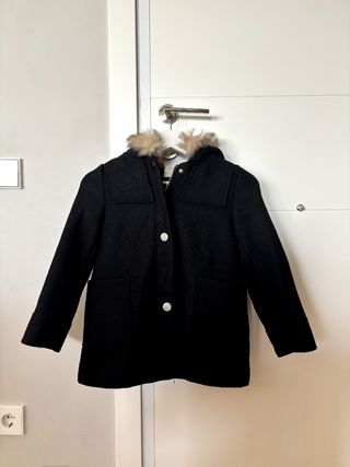 Abrigo negro Zara para niña talla 9