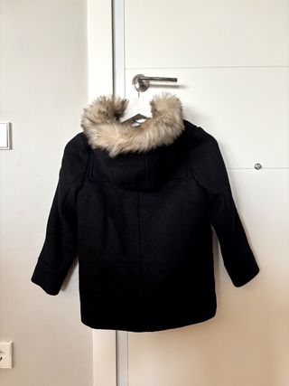Abrigo negro Zara para niña talla 9