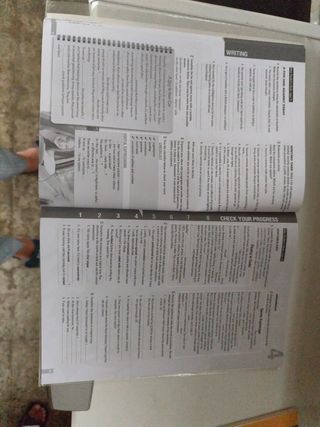 LIVING ENGLISH 1 BACH SB y WB ED.14 Burlington Boo