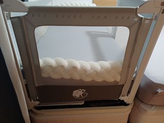 2 Barreras cama bebé -
1 de 1,90 m y otra de 1,35