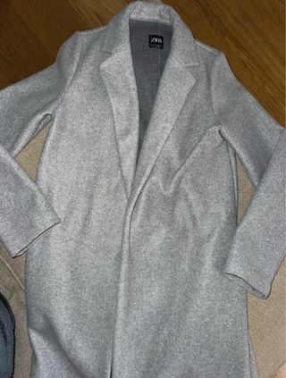 Abrigo Largo Gris de Zara