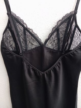 CAMISÓN SATÉN NEGRO H&M TALLA S
