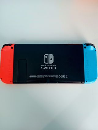 Nintendo Switch + accessori e scheda Micro SD