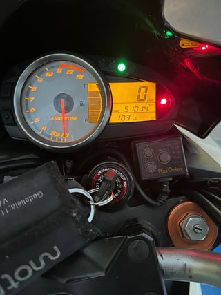 Kawasaki Z1000 blanca - 51014km