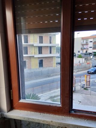 Finestra in pvc color legno 

