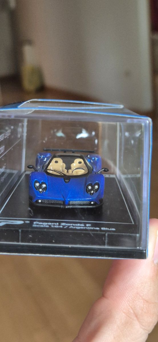 Pagani Zonda F 1/64 azul - PosterCars