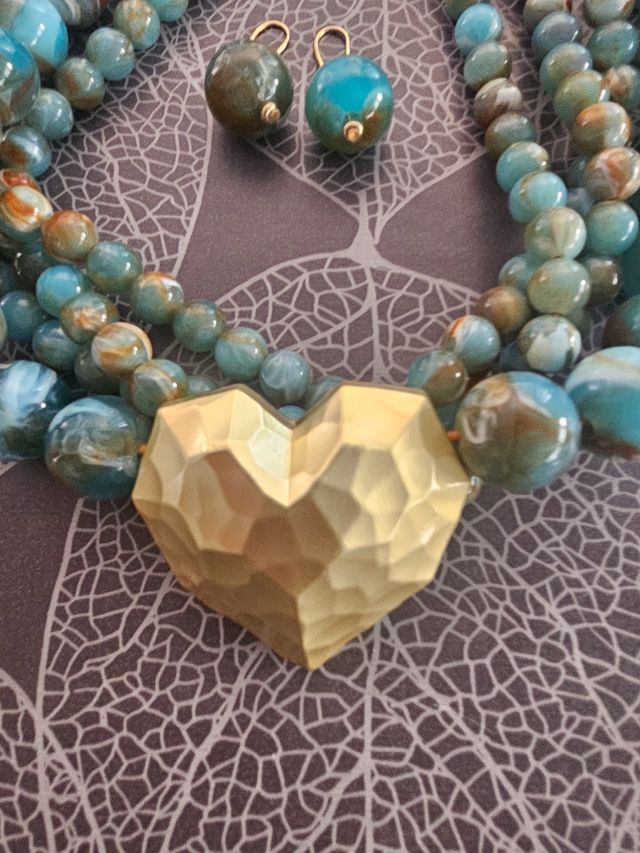 Collar y pendientes turquesa y dorado