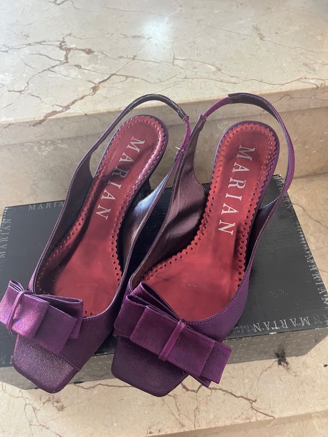 Tacones Marian Morados.