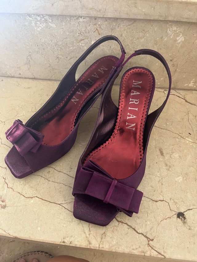Tacones Marian Morados.