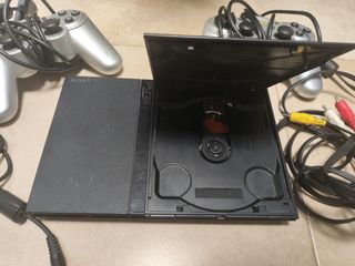 PS2 (PlayStation 2) + juegos + complementos 