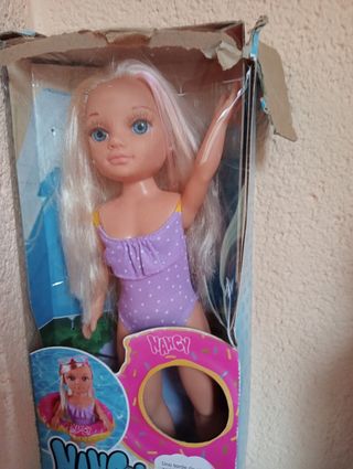 Muñeca Nancy piscina