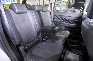 Mitsubishi Outlander   2.4 PHEV Kaiteki Auto 4WD 