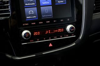 Mitsubishi Outlander   2.4 PHEV Kaiteki Auto 4WD 