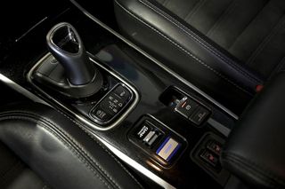 Mitsubishi Outlander   2.4 PHEV Kaiteki Auto 4WD 