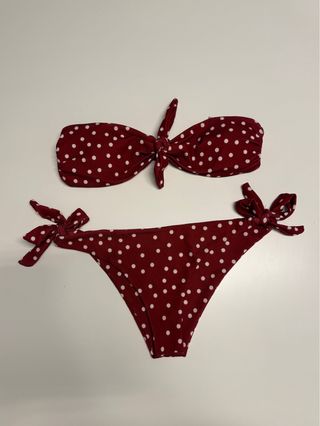 Bikini rojo lunares blanco
