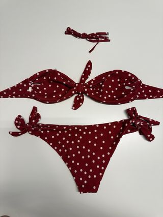 Bikini rojo lunares blanco