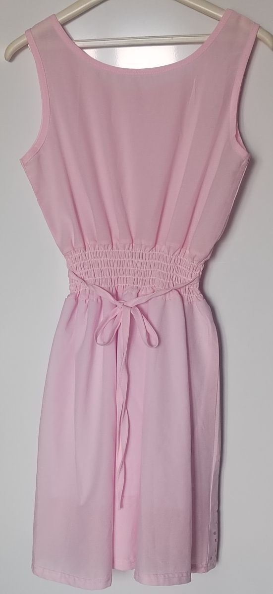 Vestido rosa sin mangas