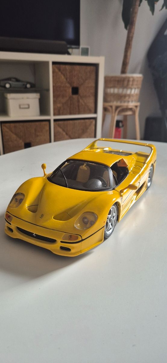 Ferrari F50 1/18 amarillo