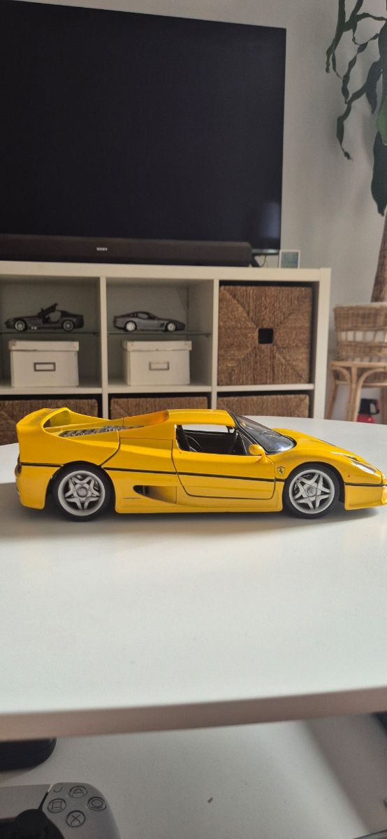 Ferrari F50 1/18 amarillo