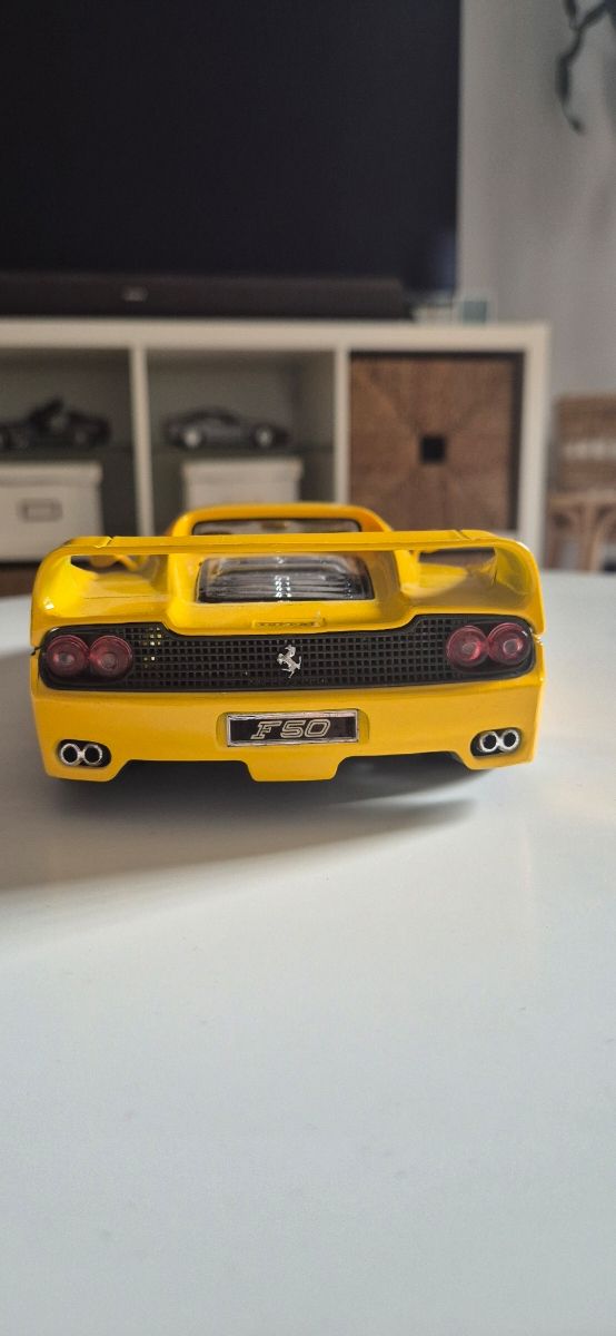 Ferrari F50 1/18 amarillo
