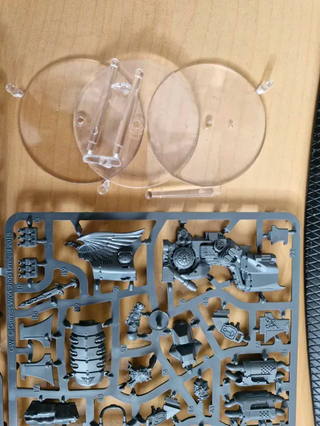 3 Custodes en moto y 20 Skaven Clan Rats sin caja