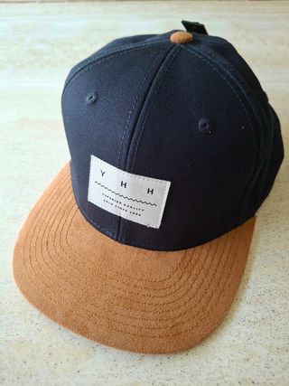 * NUEVA* GORRA YHH AZUL MARINO VISERA PLANA