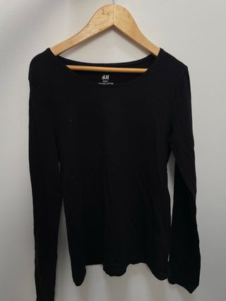 Camiseta negra H&M - manga larga