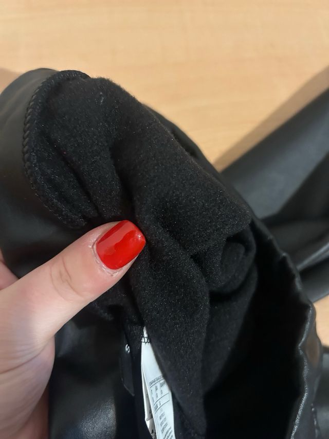 Pantaloni in similpelle neri