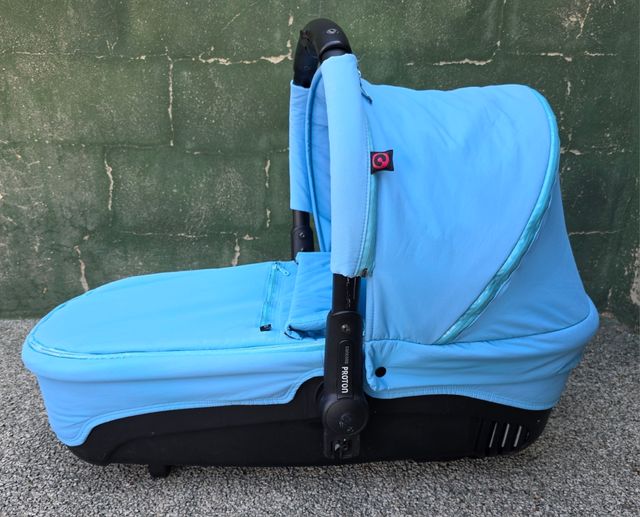 Capazo Concord Proton azul celeste.