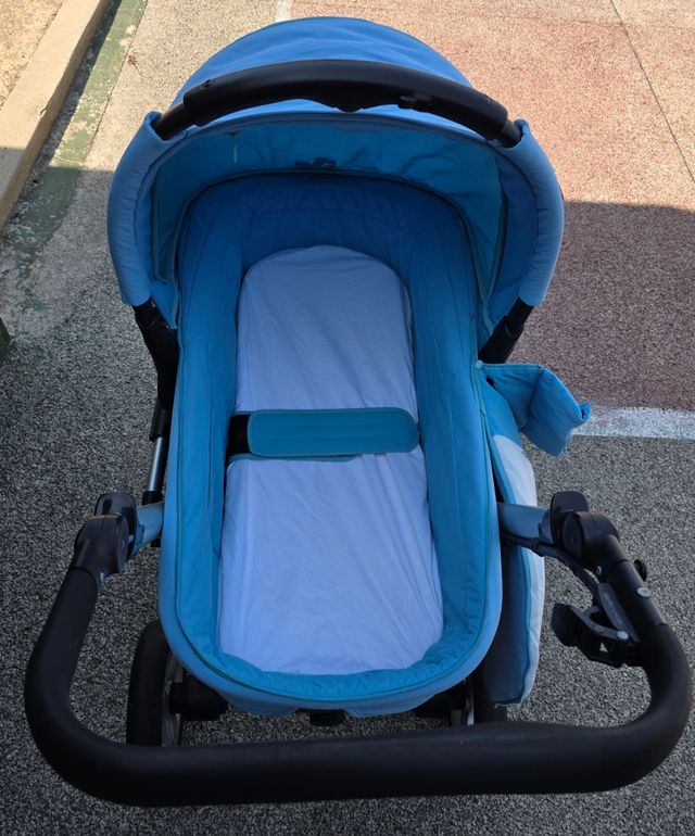 Capazo Concord Proton azul celeste.