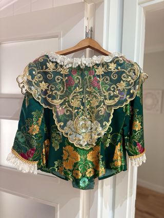 Traje Fallera talla 44, manteletas de regalo 