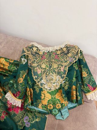 Traje Fallera talla 44, manteletas de regalo 