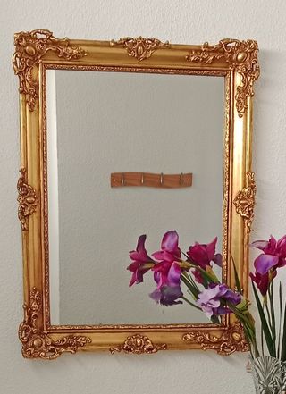 Espejo dorado estilo antiguo