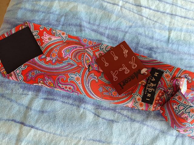 Corbata Macori paisley roja
