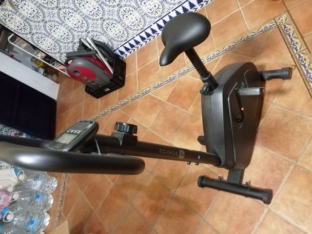 Bicicleta estática DOMYOS, Modelo Essential 03