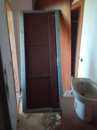 Puerta metálica antiocupación