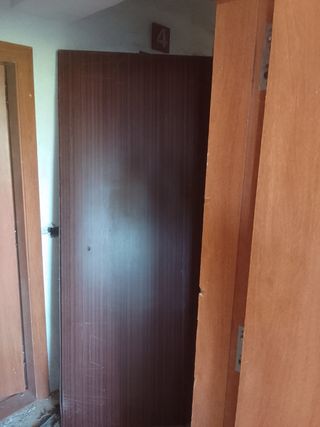 Puerta metálica antiocupación