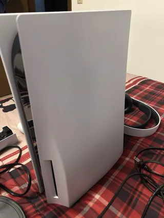 PS5 con juegos, Dualx2, auriculares y caja PS+