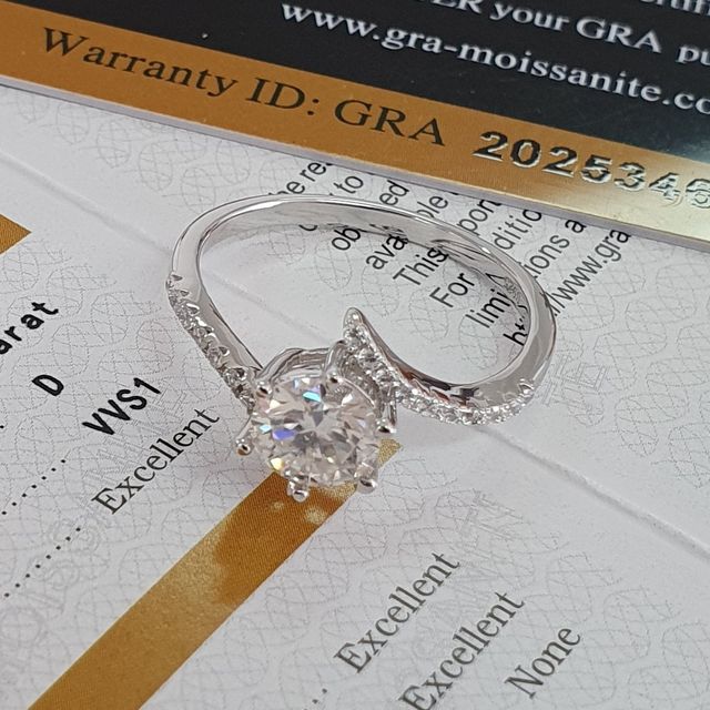 ANILLO PLATA Y MOISSANITA. REGALO NAVIDAD.