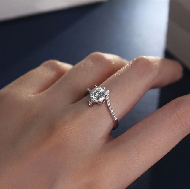 ANILLO PLATA Y MOISSANITA. REGALO NAVIDAD.