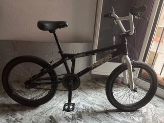 BICI BMX NEGRA