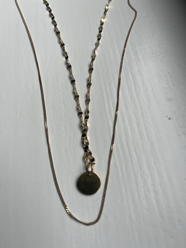 Gargantilla dorada doble