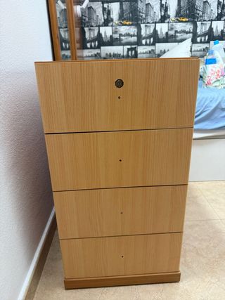 Cassettiera in legno a 4 cassetti